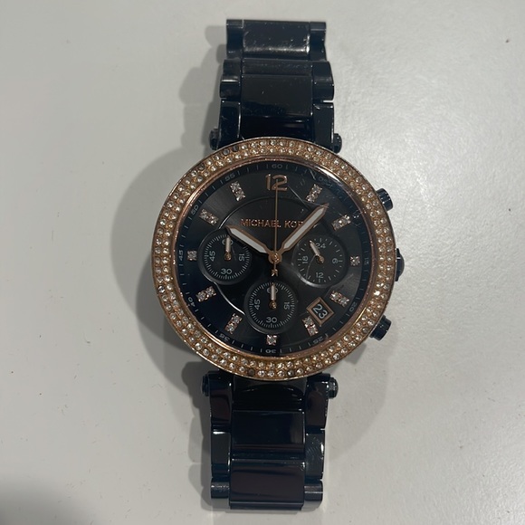 Black and rose gold Michael Kors watch - Picture 2 of 4